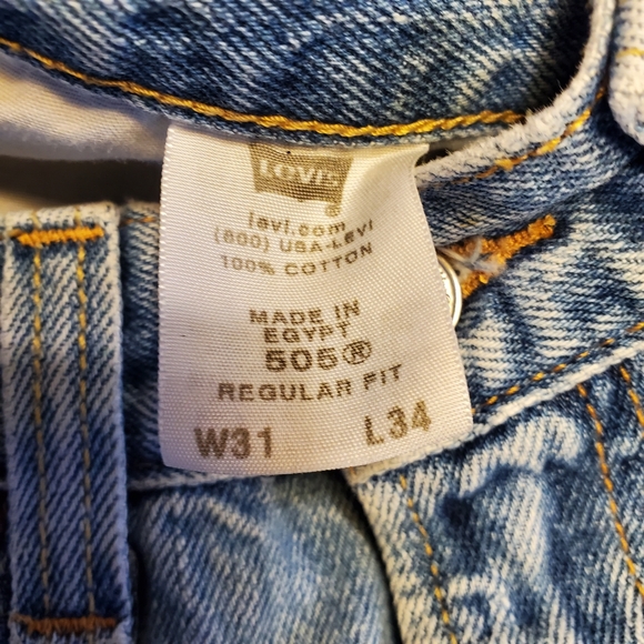 Vintage Levi's high rise distressed cutoff shorts - Picture 12 of 15